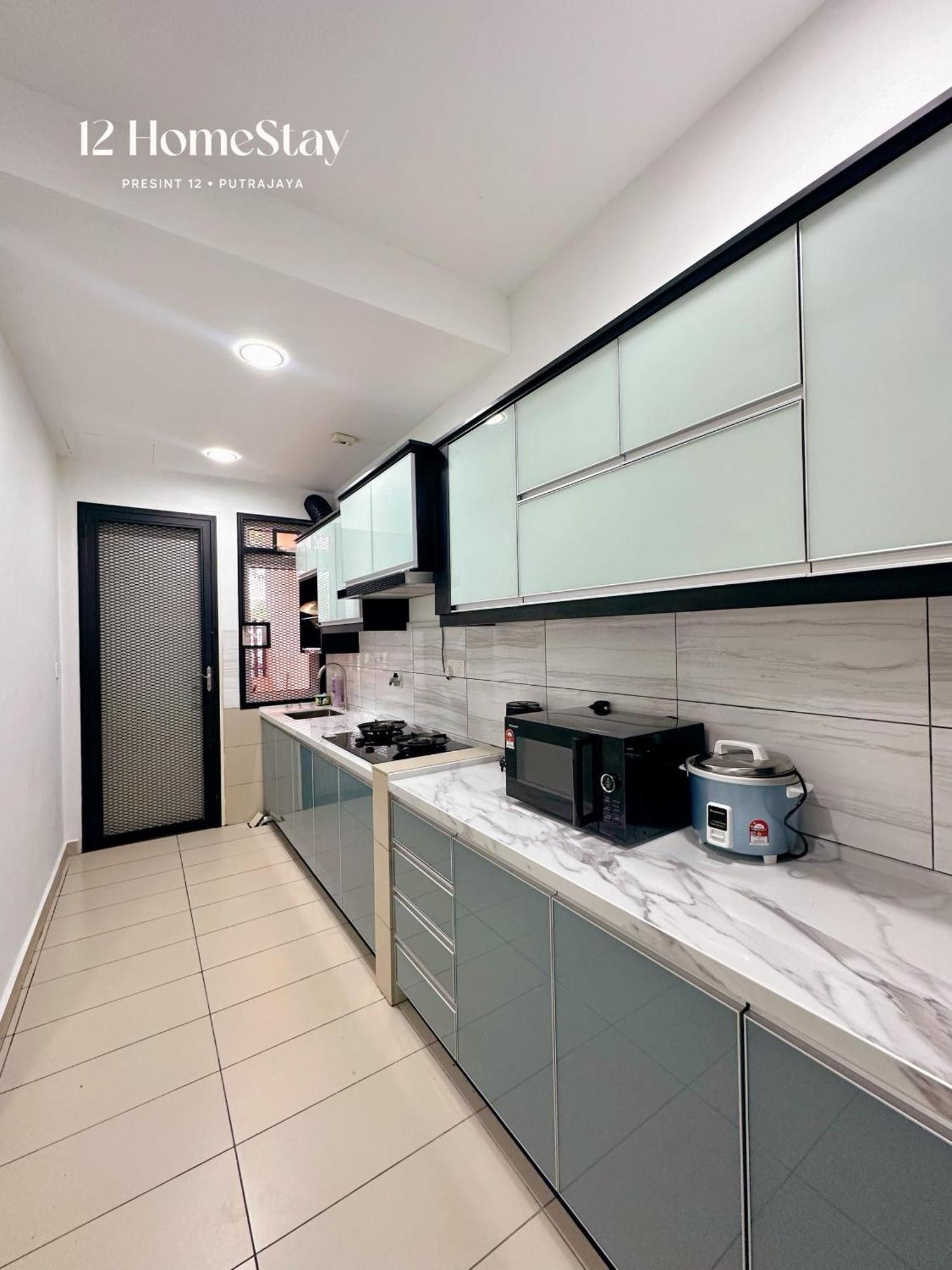 P12 Homestay Putrajaya Exteriör bild